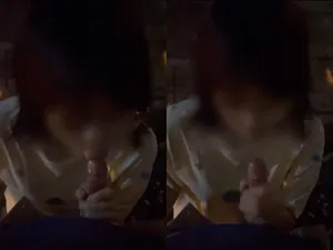 Cởi quần bắt eny kính cận mút cu
